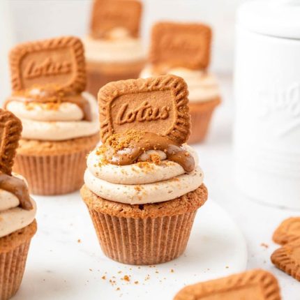 Lotus cupcake
